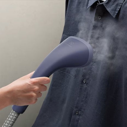 Elextrolux Steam Iron 1800W E5GS1-44MN UltimateCare 500 garment steamer - E5GS144MN