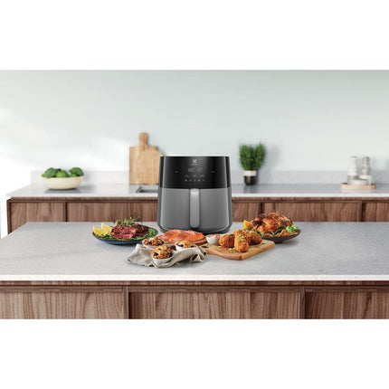 Electrolux E5AF1-700P Air Fryer 6.8L Ultimatetaste 500
