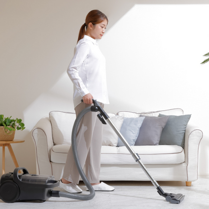 {FREE SHIPPING} Panasonic Cyclone Bagless MC-CL605KV47 Canister Vacuum Cleaner with HEPA Filter MCCL605KV47 (2000W)
