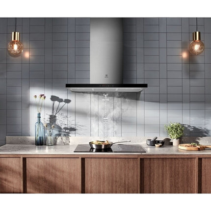 Electrolux 90cm Chimney Hood | Hob2Hood Auto Connection | PowerBoost Odour Removal | Touch Control – UltimateTaste 700 ECT9754H